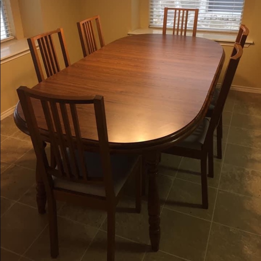 Dining room set with 2 leaves